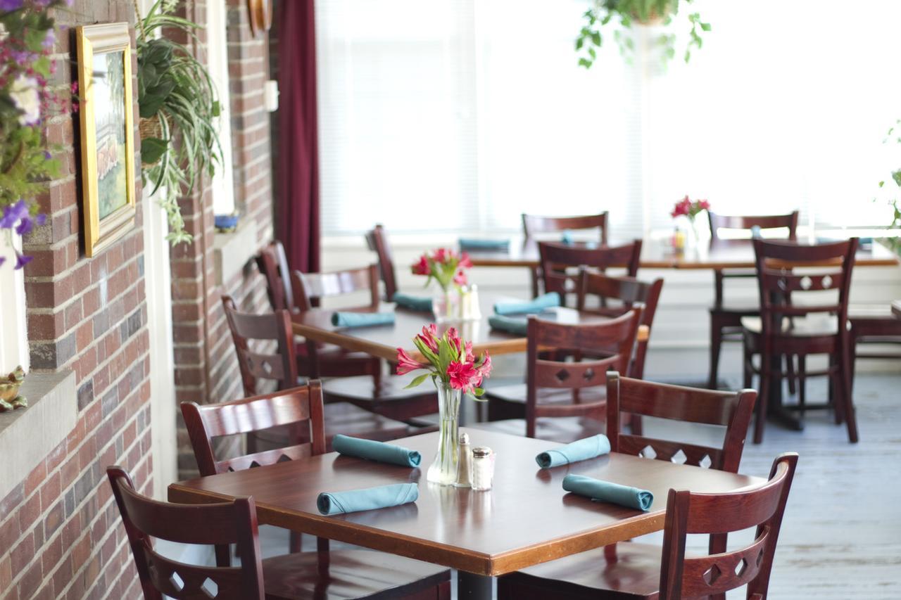 The Woodford Inn Versailles Dış mekan fotoğraf