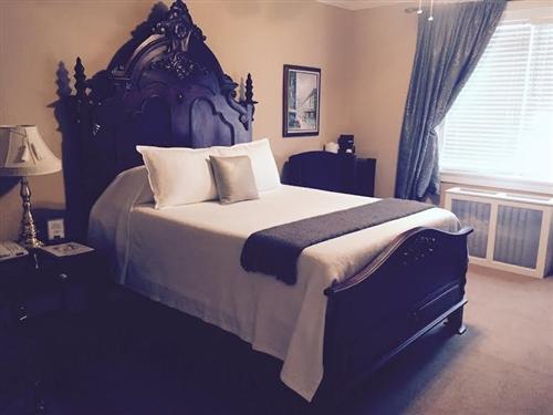 The Woodford Inn Versailles Dış mekan fotoğraf