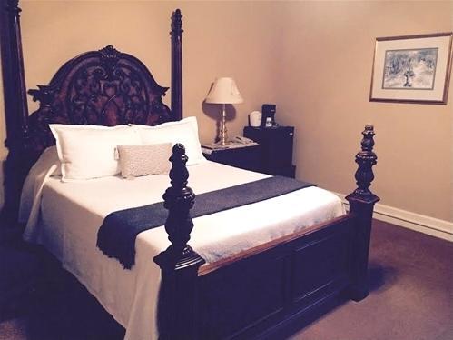 The Woodford Inn Versailles Dış mekan fotoğraf